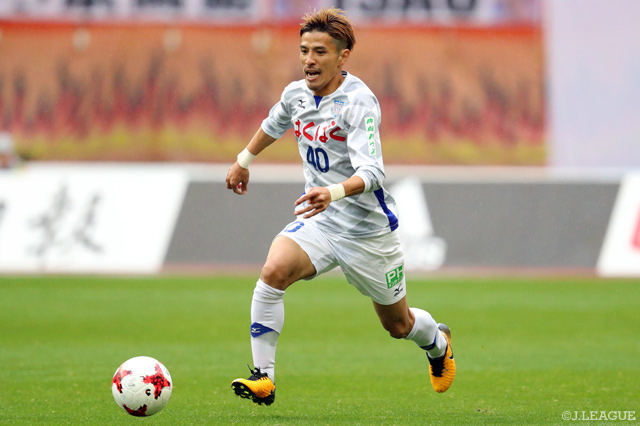 闘志溢れるプレーでチームを引っ張った小椋 祥平（甲府）【明治安田Ｊ１ 第32節 新潟vs甲府】