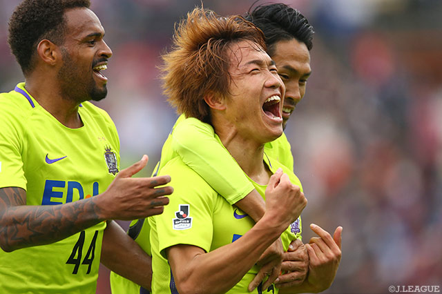 稲垣 祥の先制ヘッドで待望のリードを奪った広島【明治安田Ｊ１ 第32節 神戸vs広島】