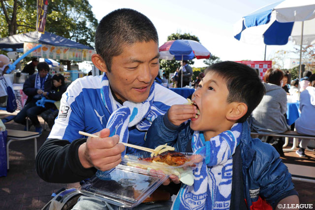試合前に露店のグルメで試合に向けて腹ごしらえ！【明治安田Ｊ３ 第32節 沼津vs琉球】