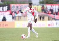 今季4点目となる反撃の一撃を決め、1点差としたニウド（福島）【明治安田Ｊ３ 第32節 秋田vs福島】