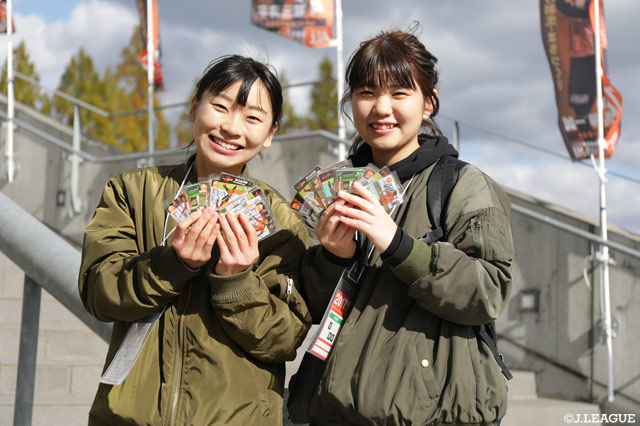 オフィシャルトレーディングカード集めてます！【明治安田Ｊ２ 第42節 山口vs愛媛】