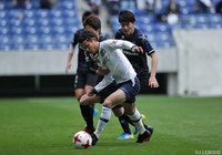 ポスト直撃の惜しいシュートを放った得点ランキング首位の藤本 憲明（鹿児島）【明治安田Ｊ３ 第32節 Ｇ大23vs鹿児島】