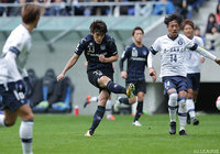 アグレッシブなプレーで3試合連続ゴールを狙った一美 和成（Ｇ大23）【明治安田Ｊ３ 第32節 Ｇ大23vs鹿児島】