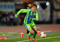 前半終盤での交代出場でＪ２通算200試合出場を達成した藤田 征也（湘南）【明治安田Ｊ２ 第42節 湘南vs町田】