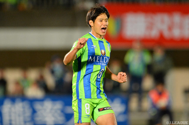 山田 直輝の今季5点目で追いつき、ドローに持ち込んだ湘南【明治安田Ｊ２ 第42節 湘南vs町田】