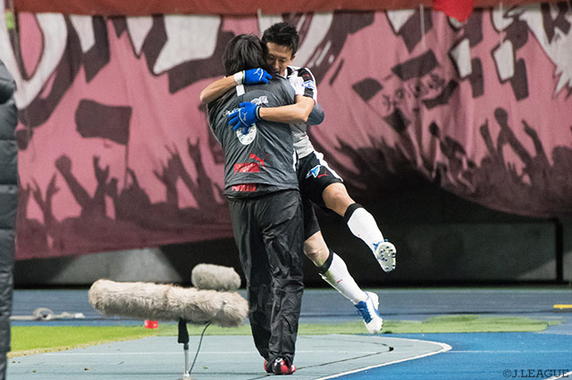 巧みなボールタッチから先制ゴールを決めた菅沼 実（熊本）【明治安田Ｊ２ 第42節 大分vs熊本】