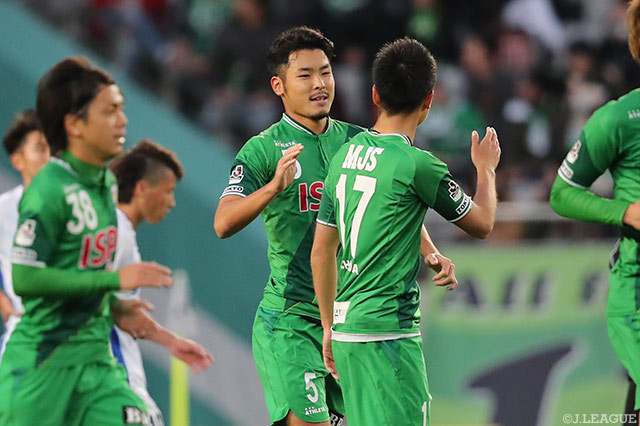 平 智広の先制ヘッドで待望のリードを奪った東京Ｖ【明治安田Ｊ２ 第42節 東京Ｖvs徳島】