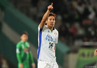 抑えの効いたハーフボレーで3試合連続ゴールとなる同点弾を決めた渡 大生（徳島）【明治安田Ｊ２ 第42節 東京Ｖvs徳島