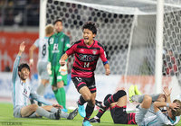 名誉挽回の同点ゴールをねじ込んだ喜山 康平（岡山）【明治安田Ｊ２ 第42節 岡山vs福岡】