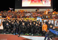 山口は自力で20位を死守し、ファン・サポーターとＪ２残留の喜びを分かち合った【明治安田Ｊ２ 第42節 山口vs愛媛】