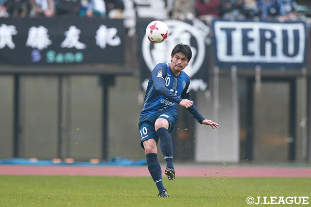 後半途中に出場した福岡の象徴、城後 寿。ゲームを落ち着かせ、チームの勝利に貢献【Ｊ１昇格プレーオフ 準決勝 福岡vs東京Ｖ】 