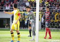 コーチングでゴールを守る中村 航輔（柏）【明治安田Ｊ１ 第33節 鹿島vs柏】