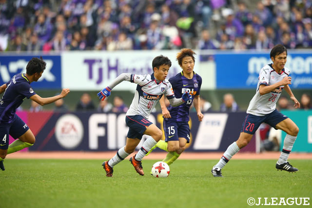 Ｊ１デビューの久保 建英（FC東京）は鋭いドリブルでチャンスを作り出した【明治安田Ｊ１ 第33節 広島vsFC東京】
