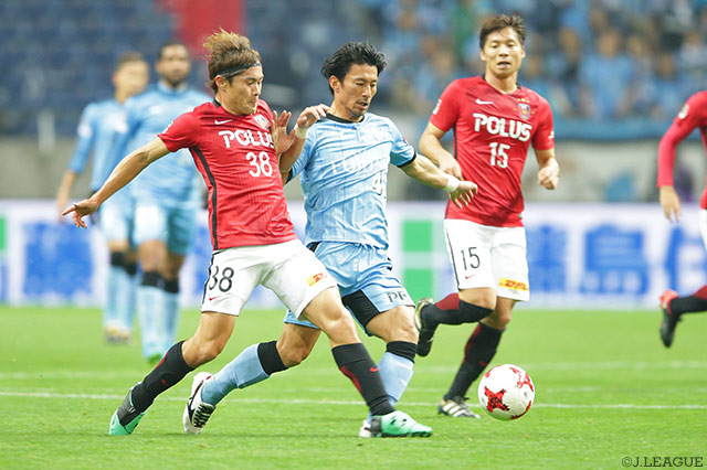前線でのボール奪取から右サイドを崩し、先制点を演出した家長 昭博（川崎Ｆ）【明治安田Ｊ１ 第33節 浦和vs川崎Ｆ】