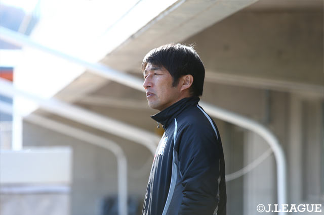 勝って優勝を決めたい秋田の杉山 弘一監督【明治安田Ｊ３ 第34節 鳥取vs秋田】