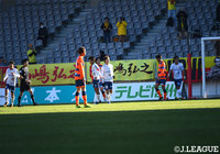 花井 聖（♯20）のヘディングシュートにより北九州が同点に追いつく【明治安田Ｊ３ 第34節 長野vs北九州】