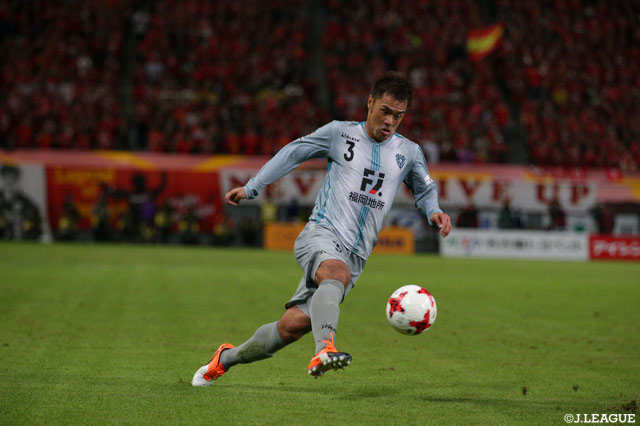 右サイドから幾度となく好クロスを供給した駒野 友一（福岡）【Ｊ１昇格プレーオフ 決勝 名古屋vs福岡】