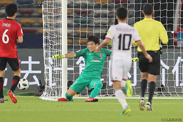 1失点を喫するも好セーブと正確なフィードが光った西川 周作（浦和）【FIFAクラブワールドカップ UAE 2017 アルジャジーラvs浦和】