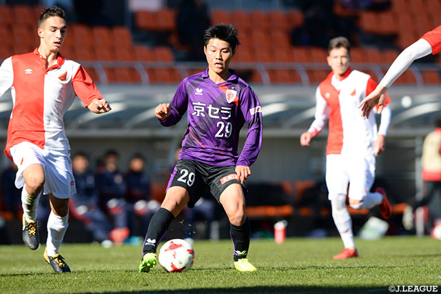 FWとして先発出場した津野 絢世（京都Ｕ-18）【JINYC GS 第1節 京都Ｕ-18vsヴォイヴォディナ】