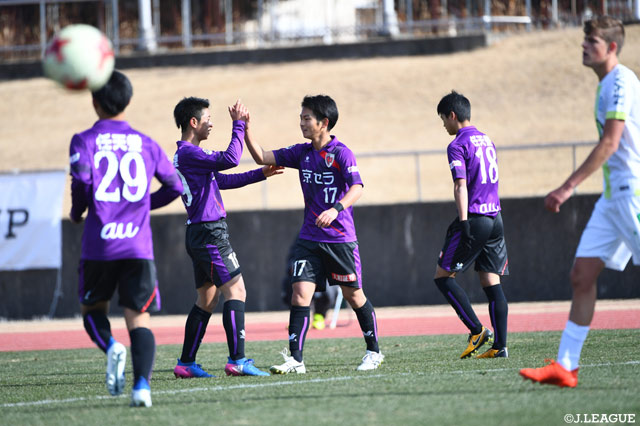 ミドルシュートで先制点を決めた服部 航平（京都Ｕ-18）【JINYC GS 第3節 京都Ｕ-18vsシャペコエンセ】