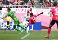 後半終了間際に起死回生の同点ボレーを押し込み、Ｃ大阪を救った水沼 宏太【天皇杯 準決勝 神戸vsＣ大阪】