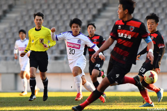 鋭いパスで攻撃のリズムを作った桂 陸人（広島ユース）【JINYC GS 第3節 広島ユースvs浦項スティーラーズ】