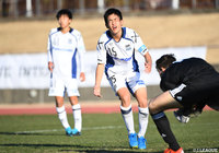 相手キーパーにゴールを阻まれ悔しがる奥野 耕平（Ｇ大阪ユース）【JINYC GS 第3節 Ｇ大阪ユースvsオリンピック・マルセイユ】