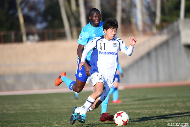 途中出場の原田 烈志（Ｇ大阪ユース）が豪快に走り込みマルセイユを脅かす【JINYC GS 第3節 Ｇ大阪ユースvsオリンピック・マルセイユ】