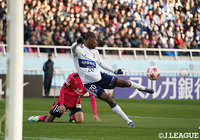 右サイドを抜群のスピードで切り裂いたマルティノス。ゴール前に侵入してシュートを放つ場面も【天皇杯 決勝 Ｃ大阪vs横浜FM】