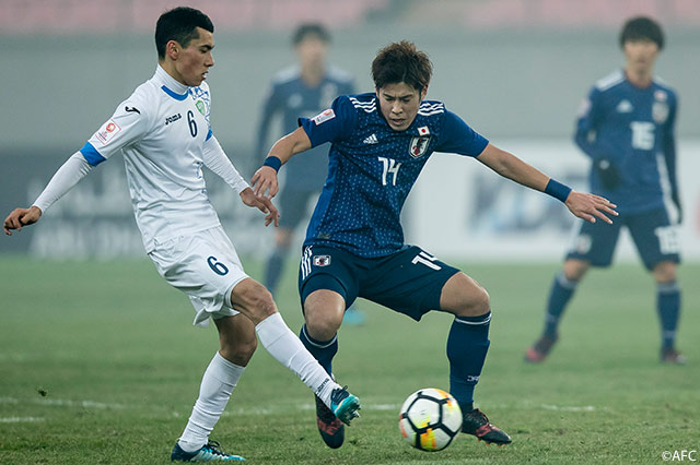 ウズベキスタンの激しいプレッシャーに受ける髙木 彰人【AFC U-23選手権 中国2018 準々決勝 Ｕ-21日本vsＵ-23ウズベキスタン】