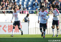 相手のDFをかわした清武 弘嗣（Ｃ大阪）が放ったシュートがゴールネットを揺らし、Ｃ大阪は追加点を奪った【FUJI XEROX SUPER CUP 2018】