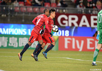 鹿島は後半6分に遠藤 康（右）のゴールで追いつくも、初戦を勝利で飾ることはできなかった【ACL GS MD1 鹿島vs上海緑地申花】