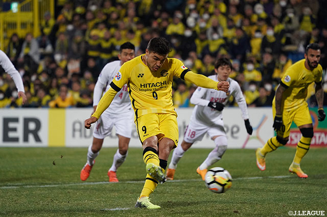 クリスティアーノがPKを蹴るが、相手のGKの好セーブに阻まれ得点ならず【ACL GS MD2 柏vs天津権健】