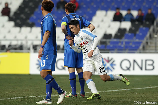 85分に知念 慶がヘディングシュートを決め、川崎Ｆが1点差に追いつく【ACL GS MD2 蔚山vs川崎Ｆ】