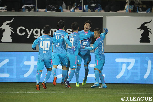 田川 亨介が冷静にPKを沈め、シーズン第1号のゴールを記録。祝福の輪が広がる【明治安田Ｊ１ 第1節 鳥栖vs神戸】