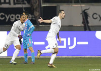 87分にウェリントンが落としたボールをハーフナー マイクがダイレクトで叩き込み、土壇場で神戸が追いつく【明治安田Ｊ１ 第1節 鳥栖vs神戸】