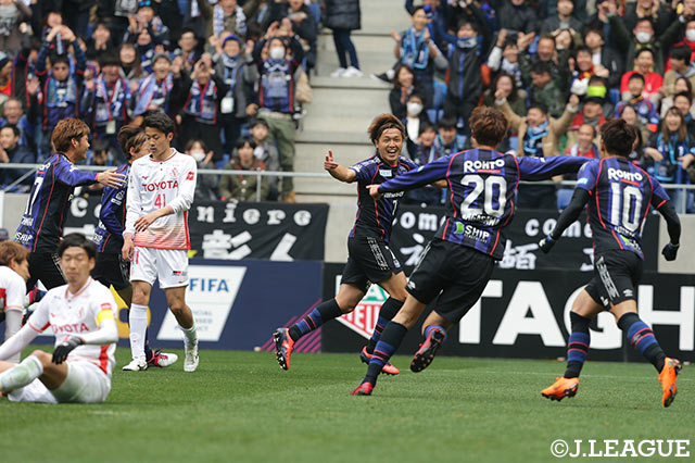 遠藤 保仁のシュートが決まり、Ｇ大阪が先制！【明治安田Ｊ１ 第1節 Ｇ大阪vs名古屋】