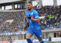 ジェフェルソン バイアーノ（水戸）がPKを決め、この日2得点目を奪う【明治安田Ｊ２ 第1節 水戸vs山形】