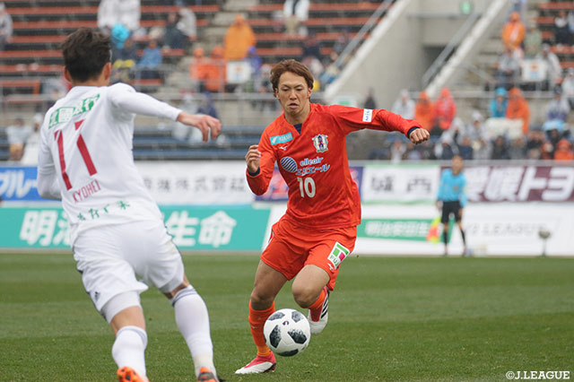 U−21日本代表でキャプテンマークを巻いている神谷 優太（愛媛）は攻守に奮闘した【明治安田Ｊ２ 第1節 愛媛vs金沢】