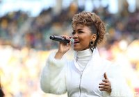 『復興ライブ』でパフォーマンスを披露したCrystal Kayさん【明治安田Ｊ１ 第1節 仙台vs柏】