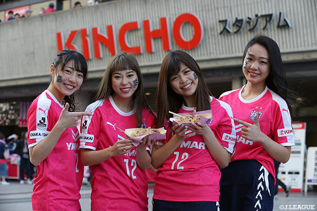 フライデーナイトＪリーグ、美女たちが盛り上げます！【明治安田Ｊ１ 第2節 Ｃ大阪vs札幌】