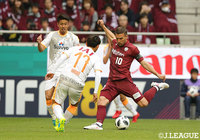 ルーカス ポドルスキ（神戸）は再三シュートを放つもゴールネットは揺らすことができず【明治安田Ｊ１ 第2節 神戸vs清水】