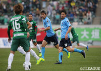 後半88分に出場した三浦 知良（横浜FC）は自らの持つ最年長出場記録を更新した【明治安田Ｊ２ 第2節 岐阜vs横浜FC】