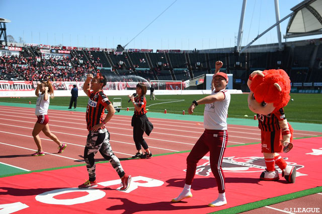 今季マッスルアンバサダーに就任したスガッシュさんによるストレッチコーナー！【明治安田Ｊ２ 第2節 熊本vs徳島】