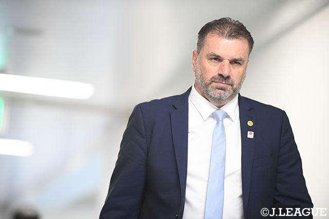 今季から就任した横浜FMのアンジェ ポステコグルー新監督【明治安田Ｊ１ 第3節 横浜FMvs鳥栖】