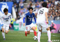 ドリブルで突破する横浜FMの遠藤 渓太【明治安田Ｊ１ 第3節 横浜FMvs鳥栖】