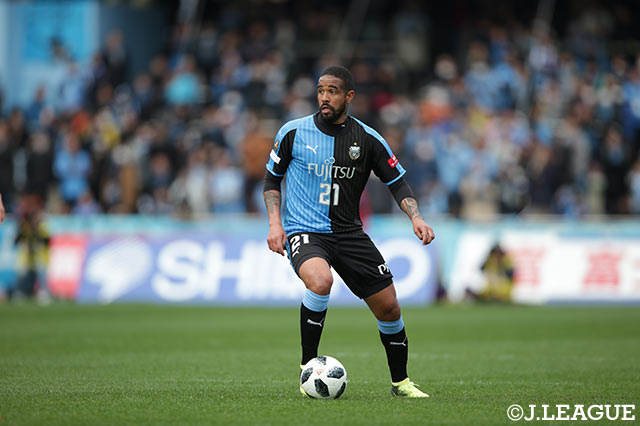 CKのこぼれ球を拾い先制点を決めたエドゥアルド ネット（川崎Ｆ）【明治安田Ｊ１ 第3節 川崎ＦvsＧ大阪】