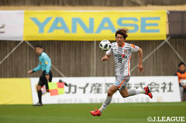 攻守にわたり試合で活躍した萬代 宏樹（長野）【明治安田Ｊ３ 第1節 藤枝vs長野】