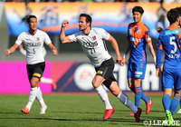 CKからのボールをズラタン（浦和）がヘディングで押し込み試合を振り出しに戻した【明治安田Ｊ１ 第3節 長崎vs浦和】