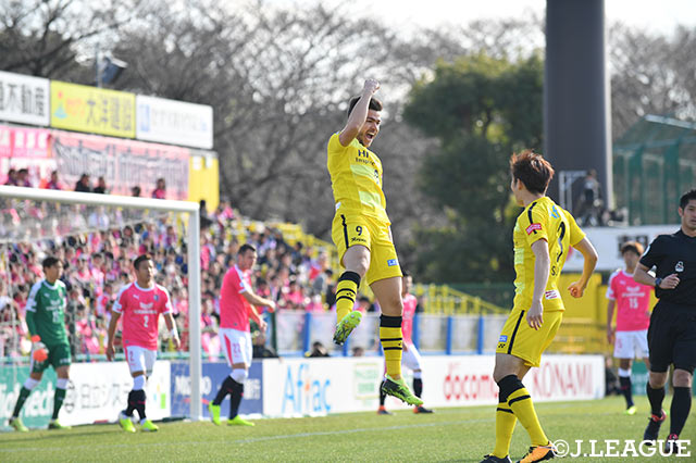 相手のパスミスからボールを繋いだ柏はクリスティアーノがゴールを決めて先制【明治安田Ｊ１ 第3節 柏vsＣ大阪】